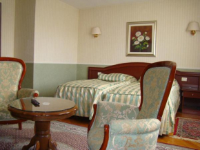 Гостиница Hotel Vila Ariston  Осиек